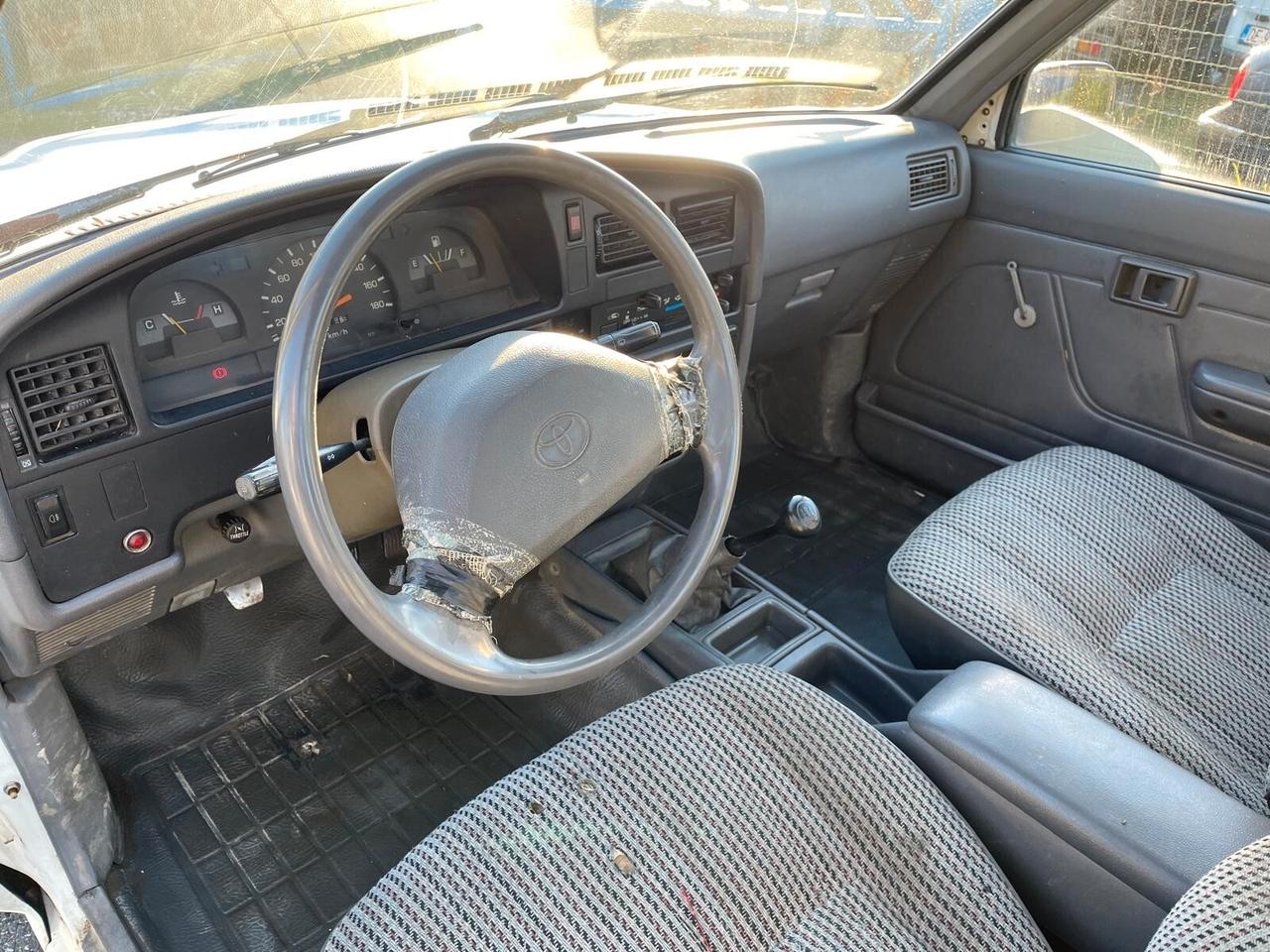 Toyota Hilux 2.4 diesel Pick-up
