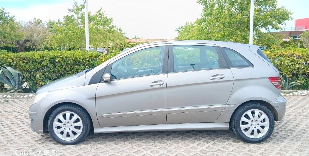 Mercedes-benz B 200 DIESEL Sport 5P. CAMBIO AUTOMATICO - PERMUTE