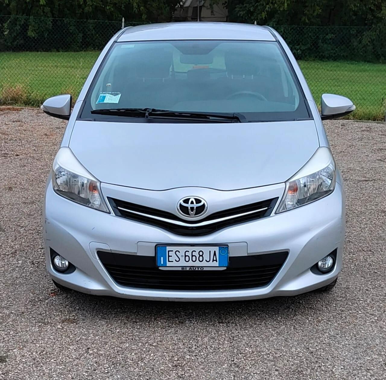Toyota Yaris 1.4 D-4D 5 porte Lounge