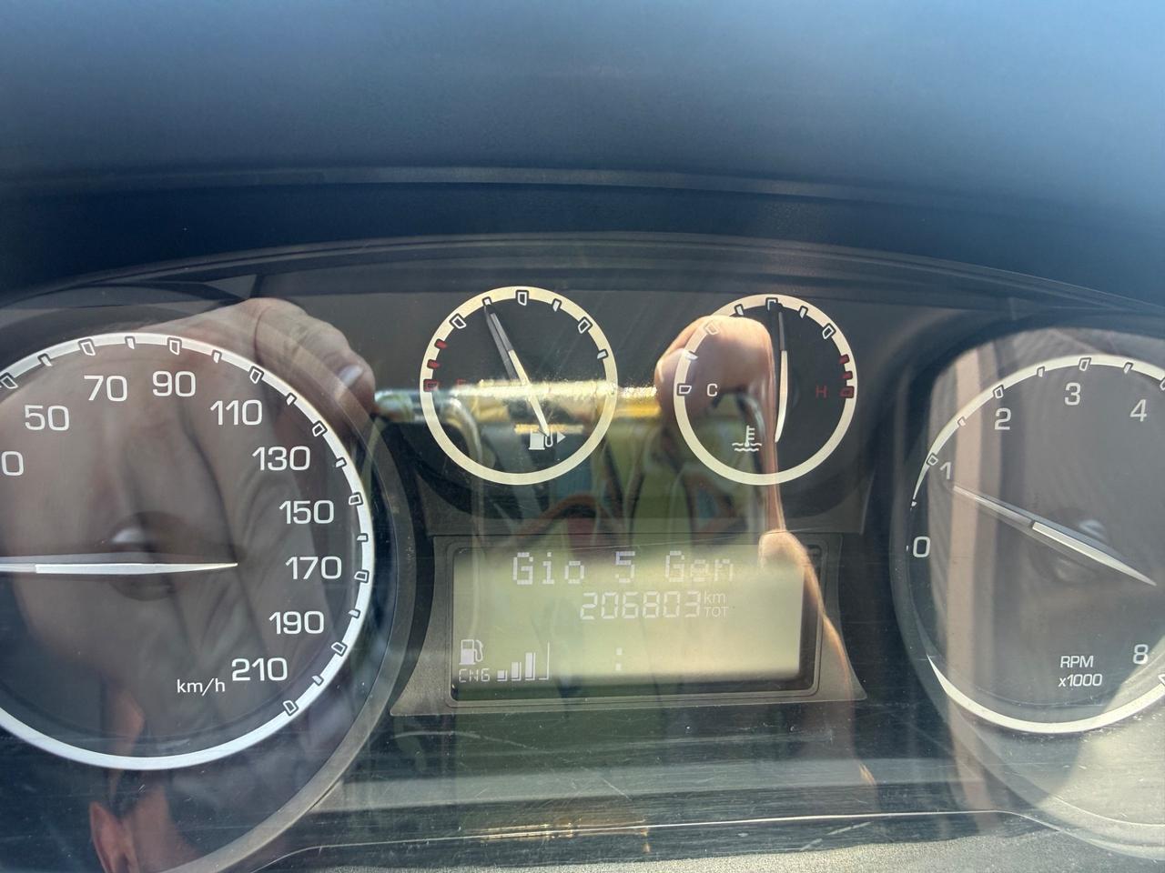 Lancia Ypsilon natural power benzina metano NEOPATENTATI