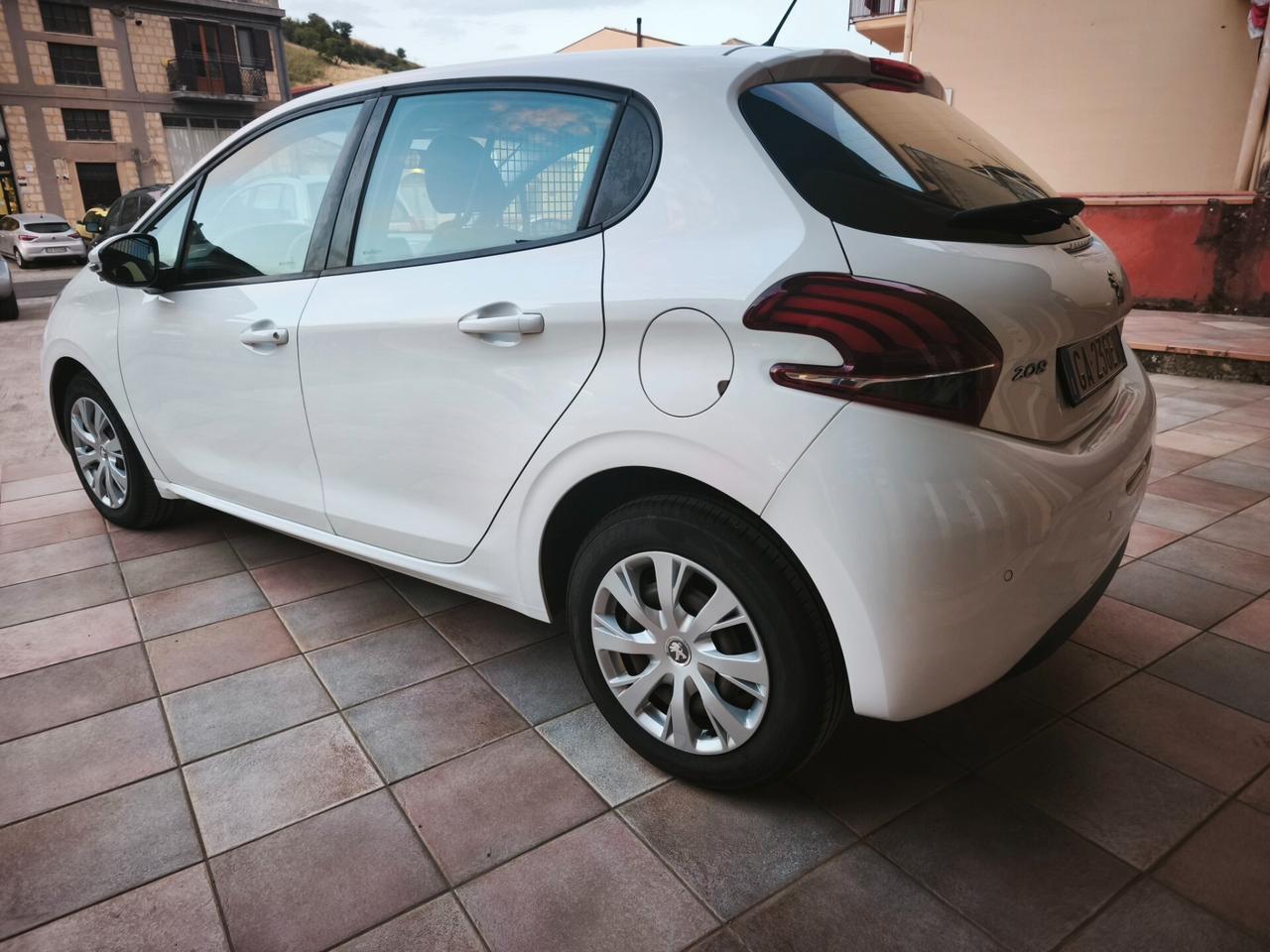 Peugeot 208 HDi 100 CV Van IVA Esposta