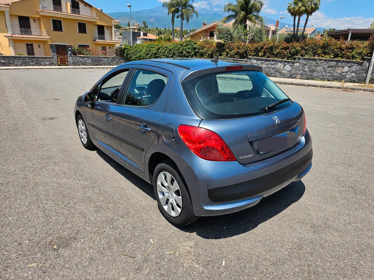 Peugeot 207 1.4 8V 75CV 5p. ONE Line
