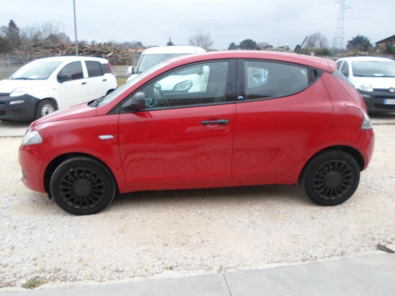 Lancia Ypsilon 1.2 69 CV 5 porte GPL Ecochic Monogram