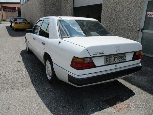 Mercedes 200 E BENZINA
