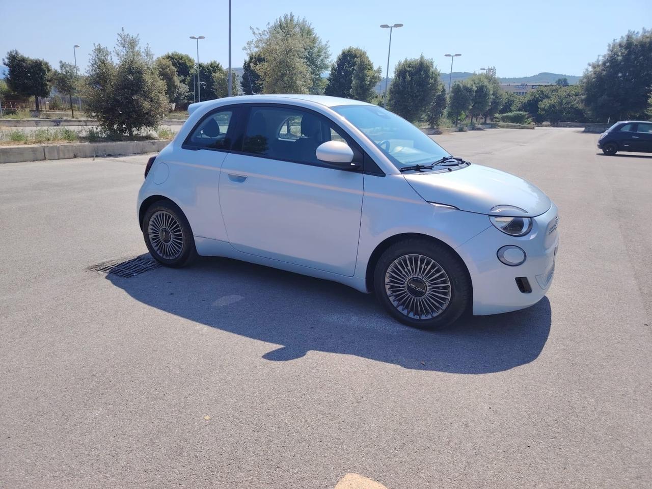 Fiat 500 500e Berlina 42 kWh Passion