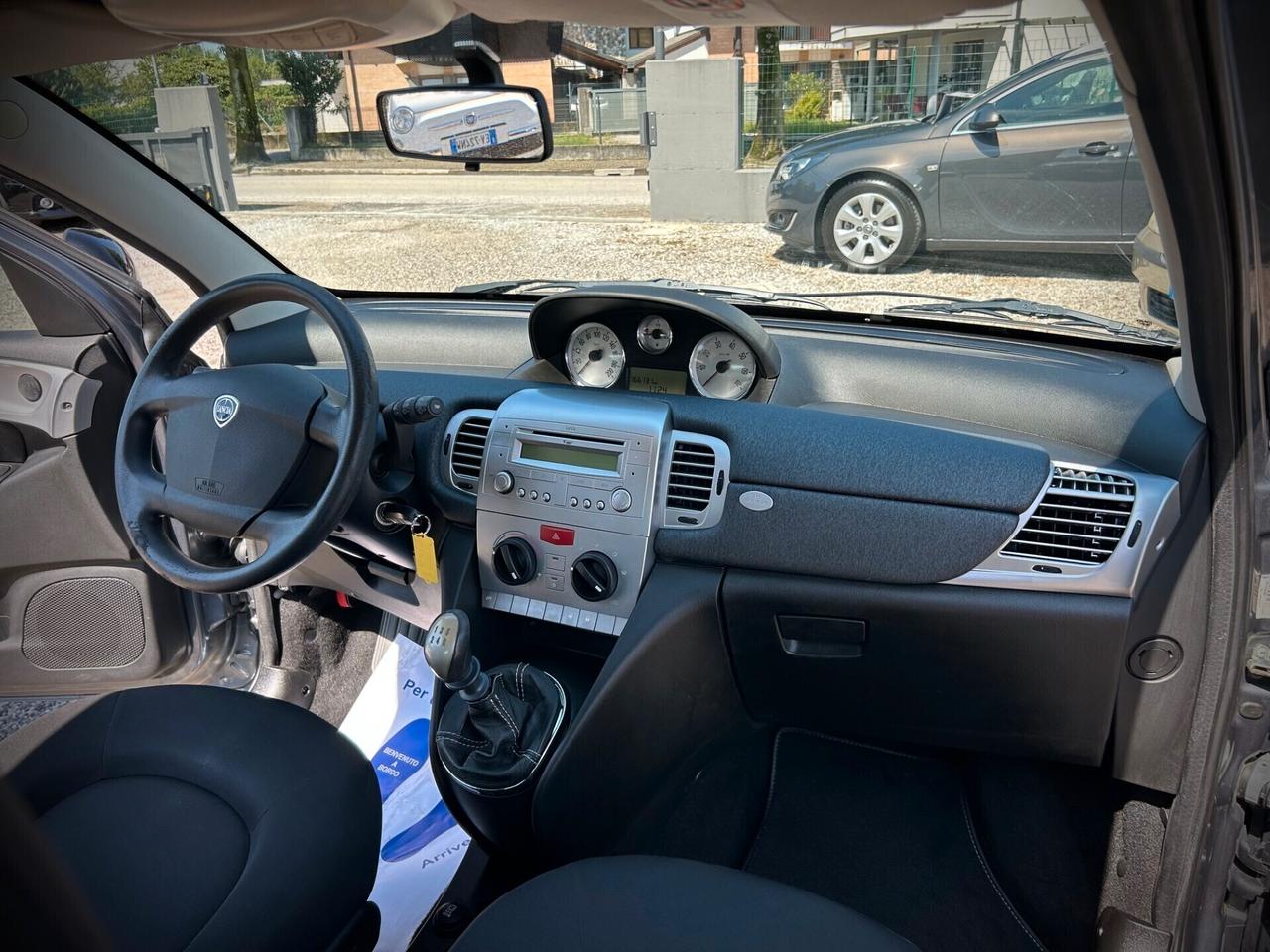 Lancia Ypsilon 1.2 69 CV UNIPROPRIETARIO-NEOPATENTATI