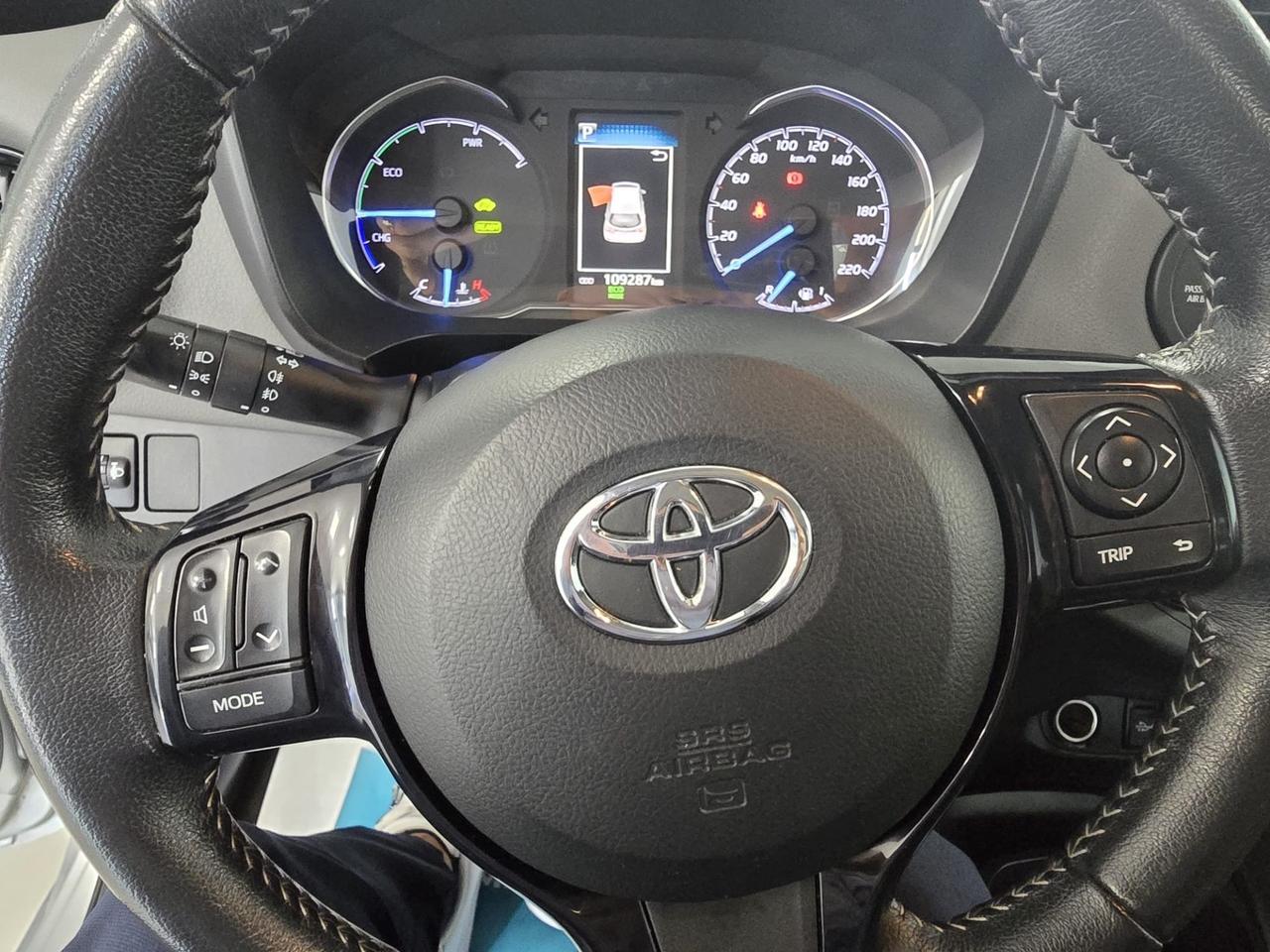 Toyota Yaris Style 1.5 Hybrid 101cv 2028 km 109000