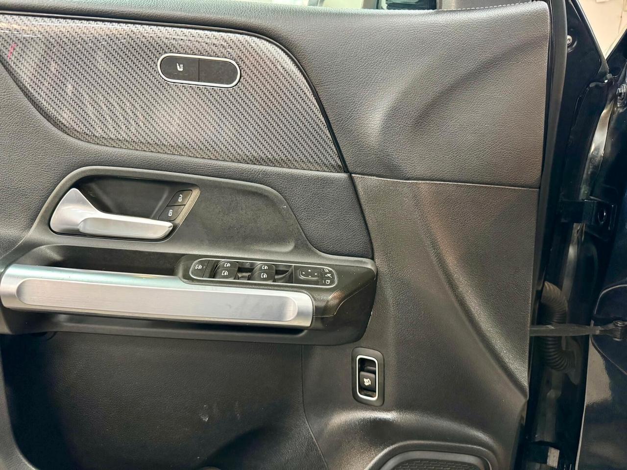 Mercedes GLB 200 d 4Matic Premium 7 POSTI 2020