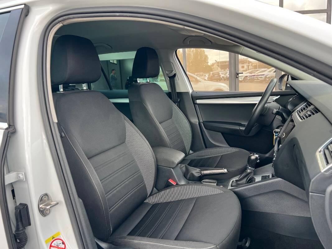 Skoda Octavia Wagon 1.5 g-tec Executive 130cv dsg