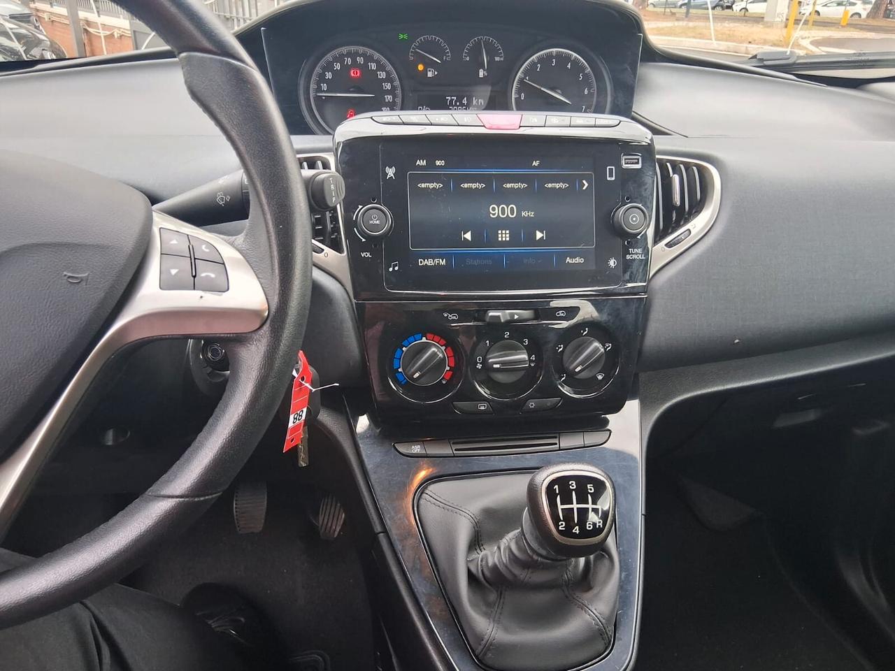 Lancia Ypsilon 1.0 FireFly 5 porte S&S Hybrid Ecochic A. Ferretti