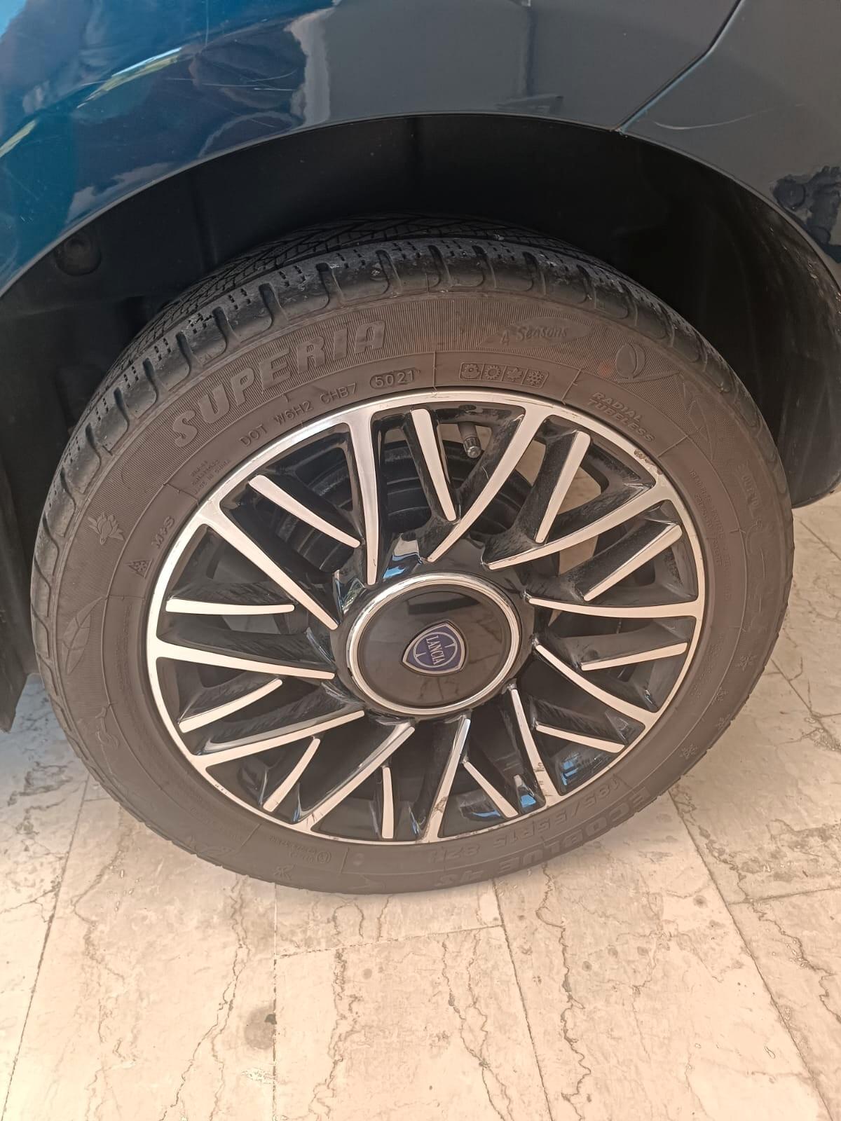 Lancia Ypsilon 1.2 69 CV 5 porte 30th Anniversary