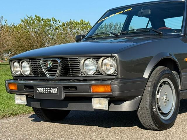 Alfa Romeo Alfetta Quadrifoglio Oro 2.0i "SOLO 32.000 KM"