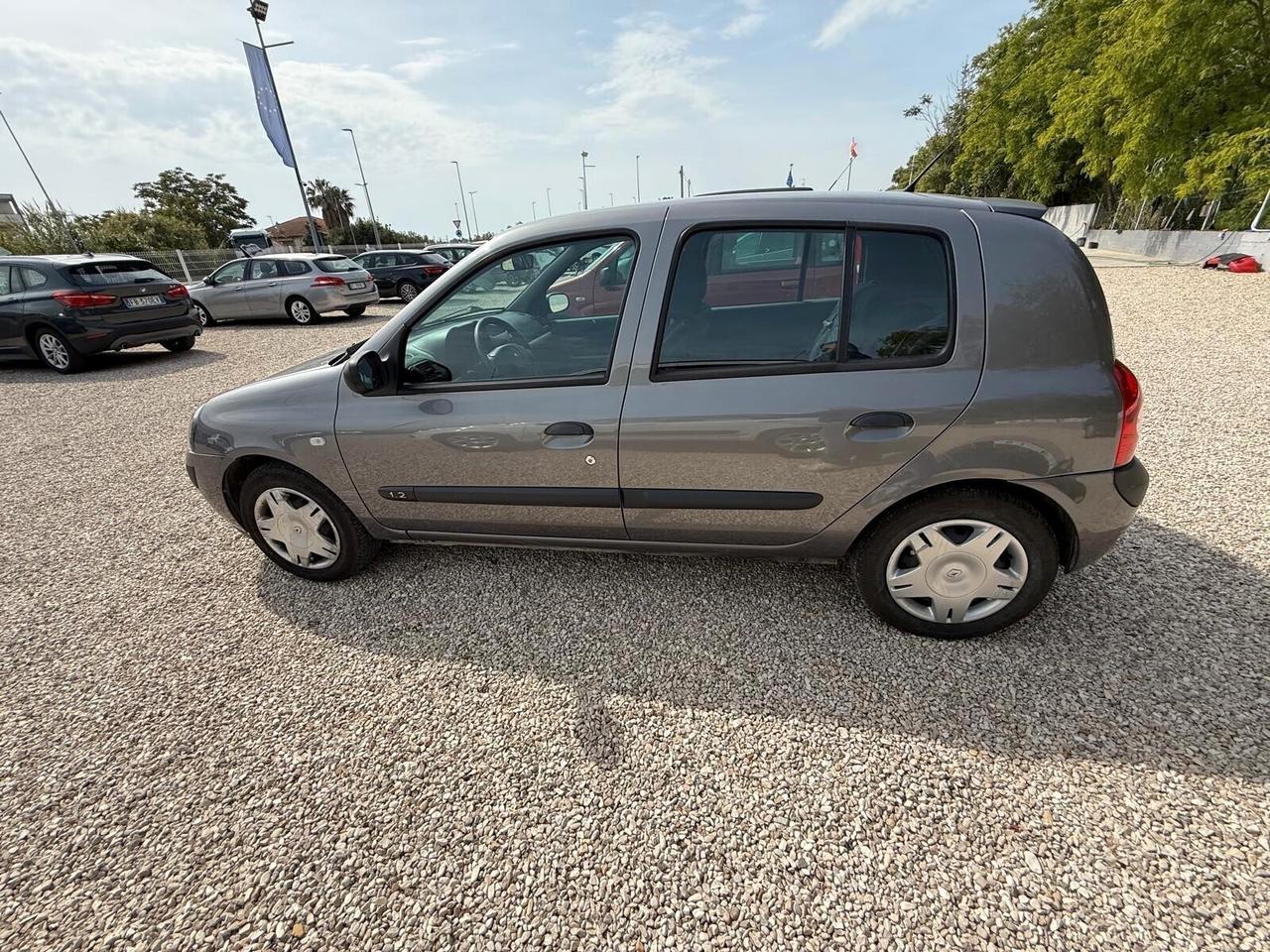 Renault Clio 1.6 16V cat 5 porte Initiale