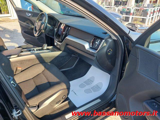 VOLVO XC60 B4 (d) AWD Geartronic Momentum Pro PROMO PRIMAVERA