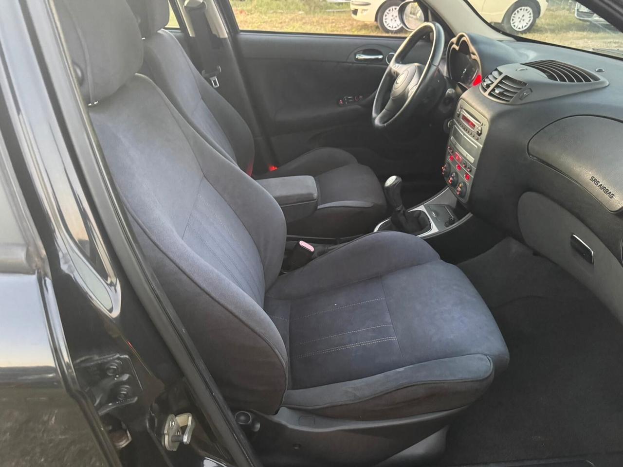 Alfa Romeo 147 1.6 Benz 5 porte SOLO 119.000 KM