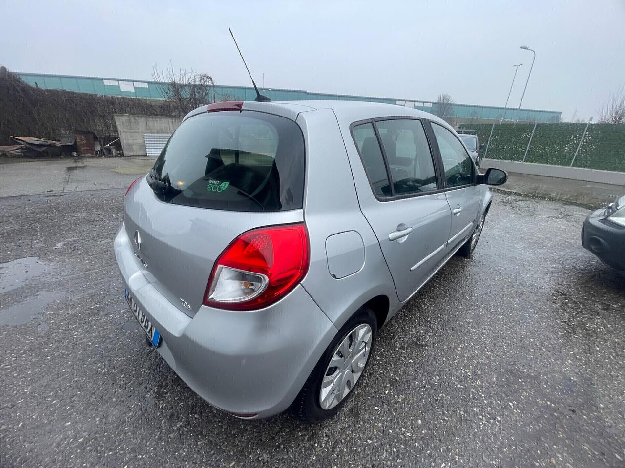 Renault Clio 1.2 16V 5 porte Dynamique