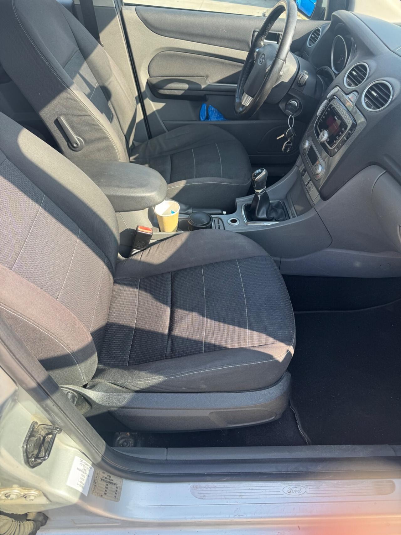 Ford Focus Focus+ 2.0 (145CV) 5p. Bz.- GPL berlina con gancio traino