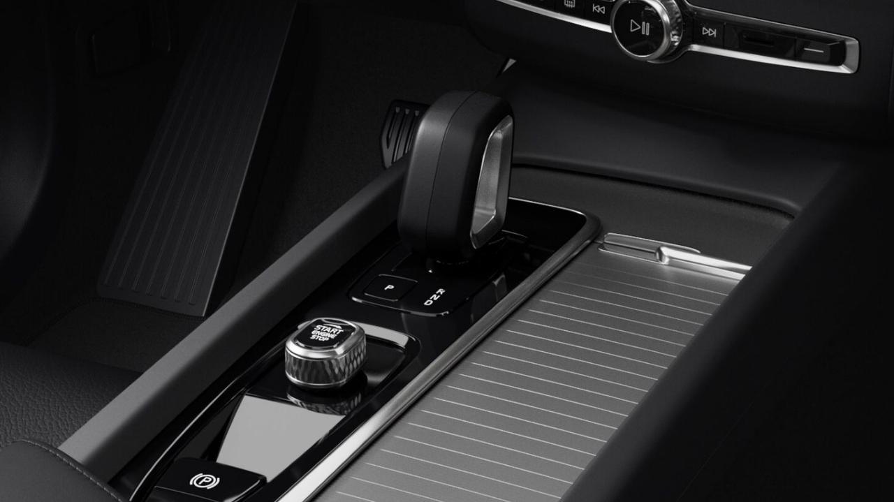 VOLVO Xc60 T6 Plug-In Hybrid Awd Automatico Plus Dark
