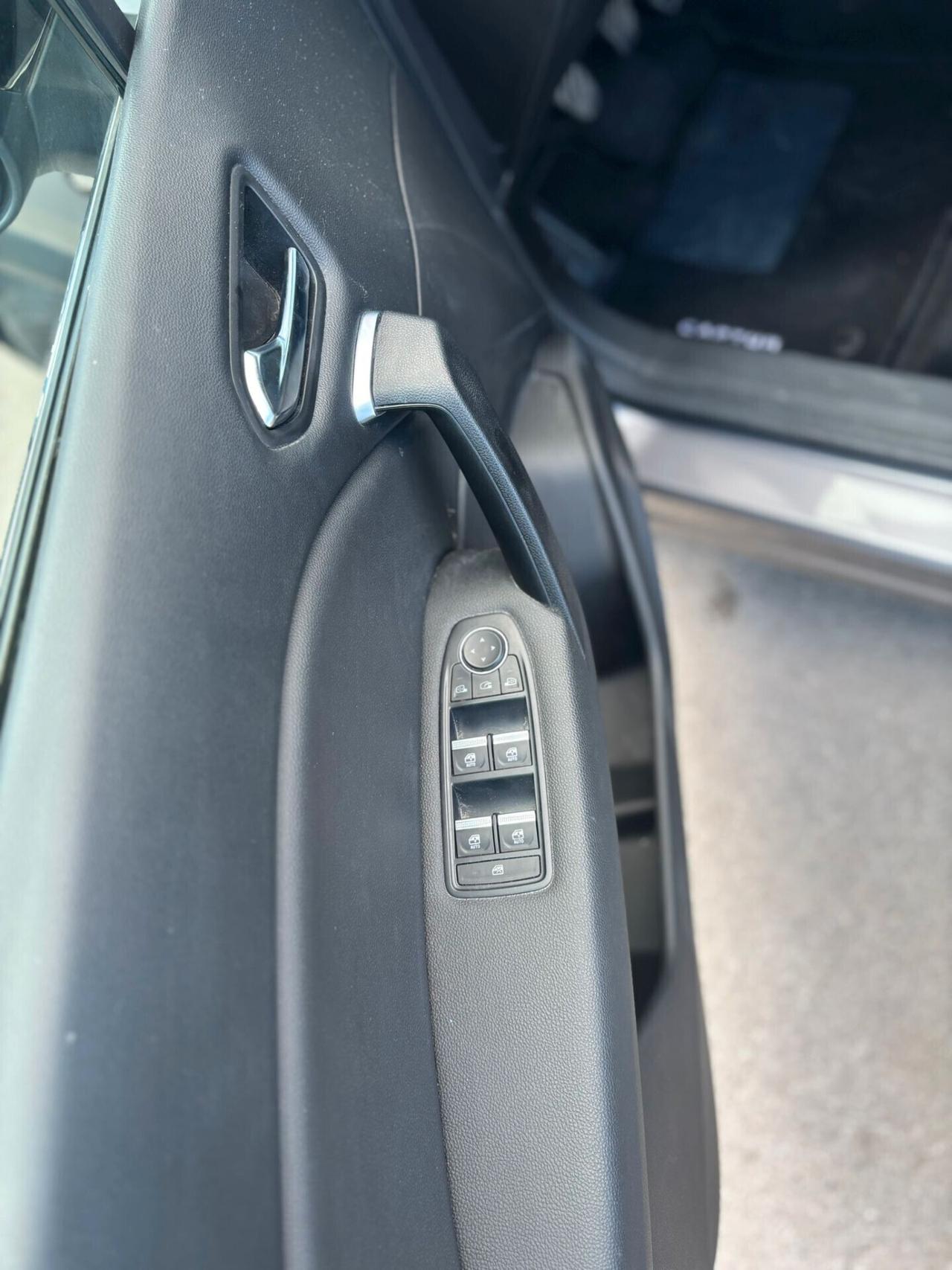 Renault Captur TCe 100 CV GPL FAP Intens
