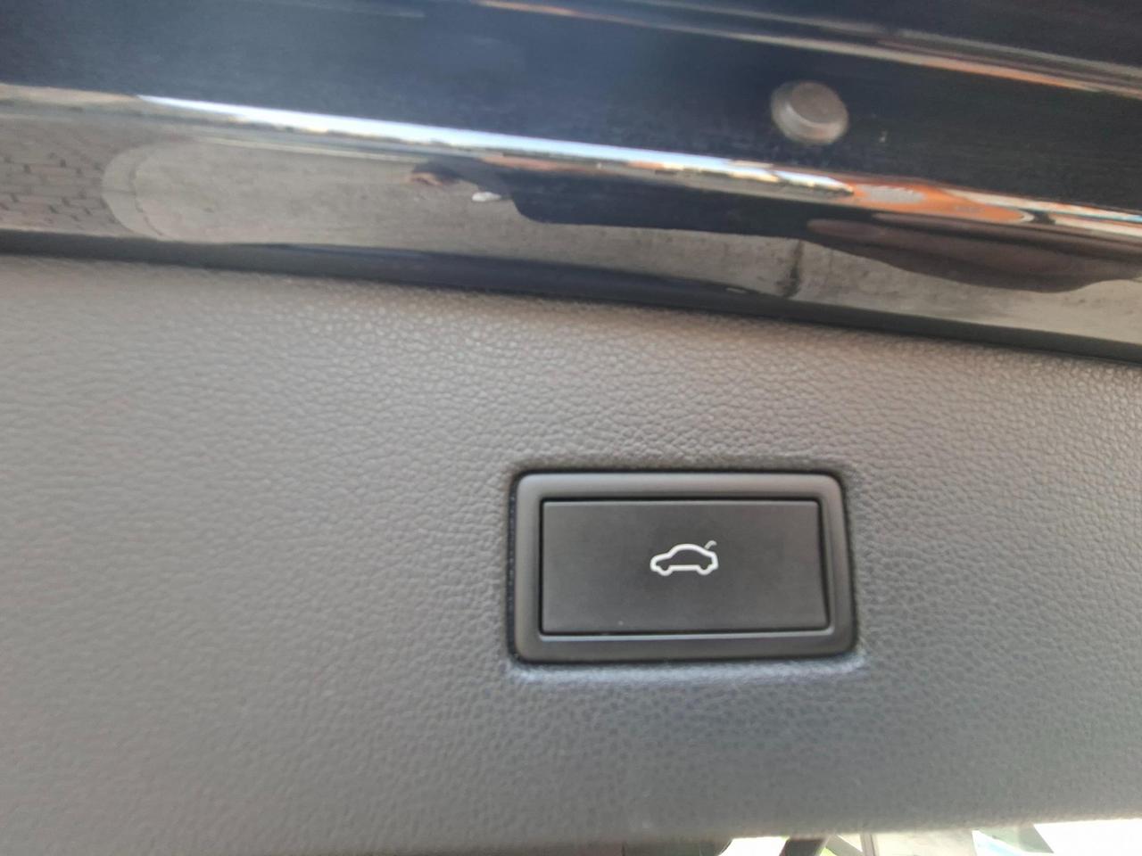 Volkswagen Tiguan 2.0 tdi R-Line 150cv dsg