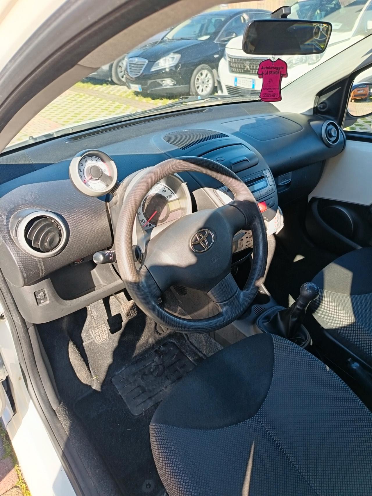 Toyota Aygo 1.0 12V VVT-i 5 porte Active Connect