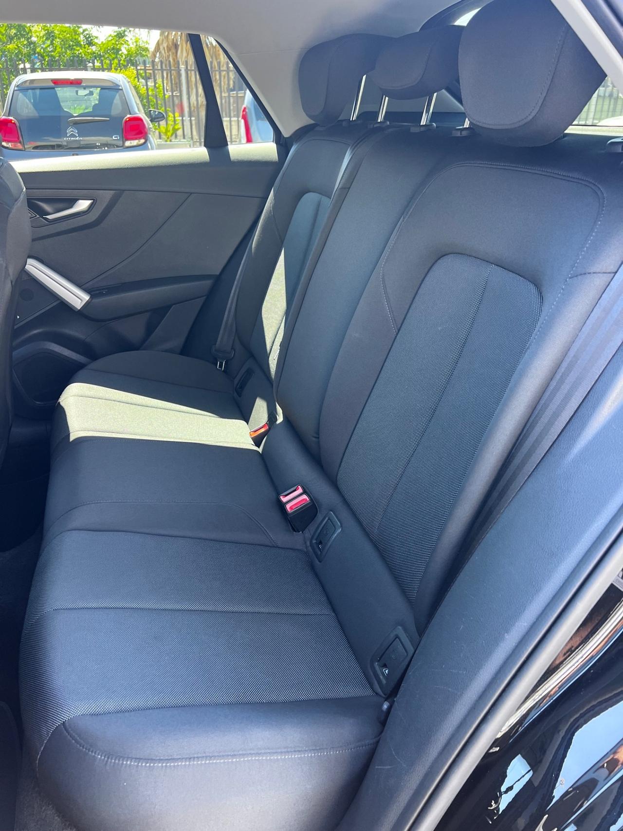 Audi Q2 30 TDI Identity Black