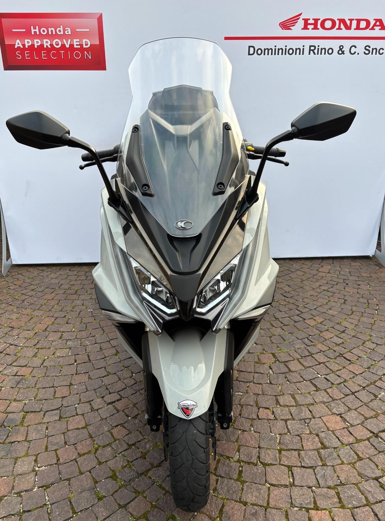 Kymco AK 550