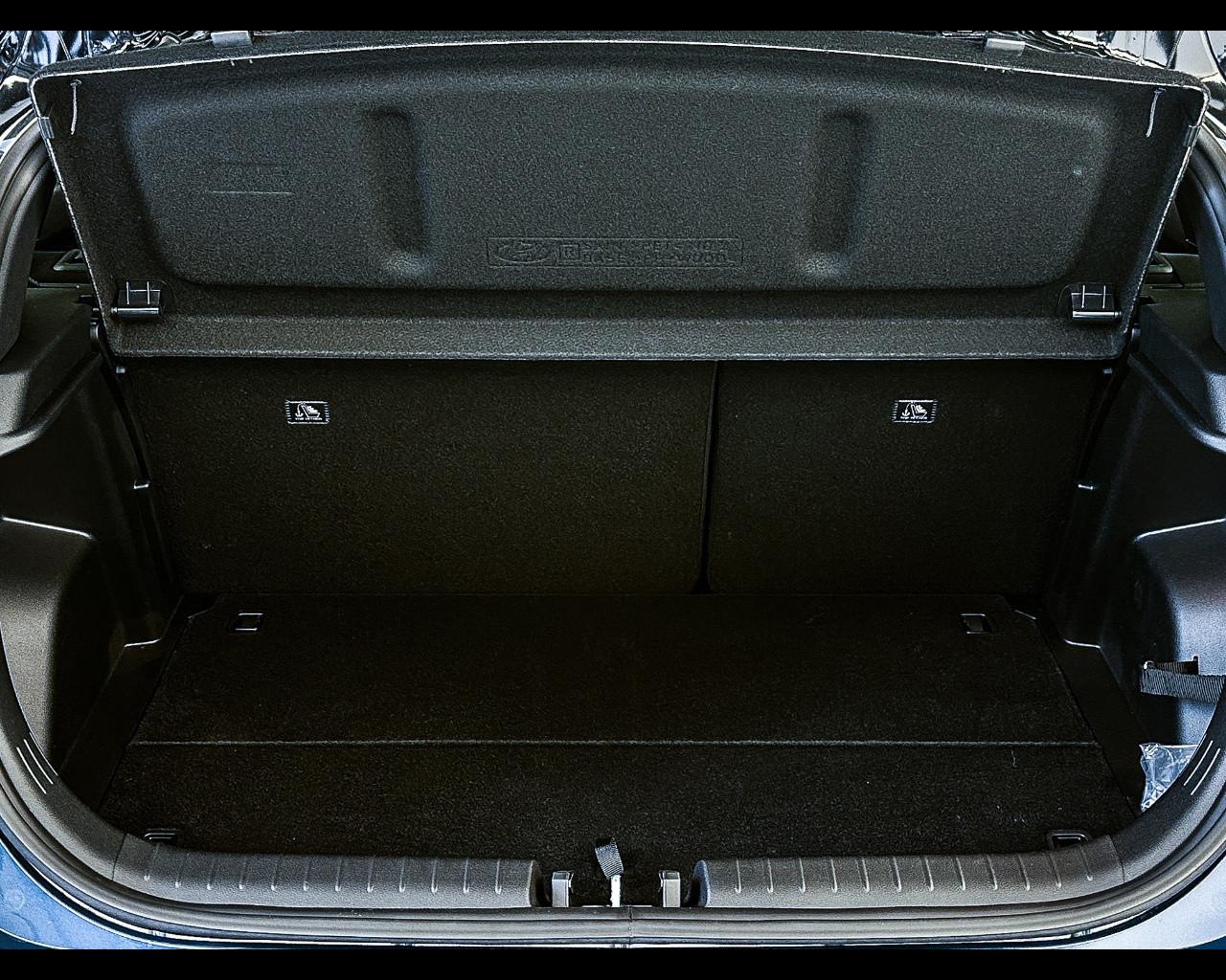 HYUNDAI I20 PE MY25 1.0T MT NLINE CARBON