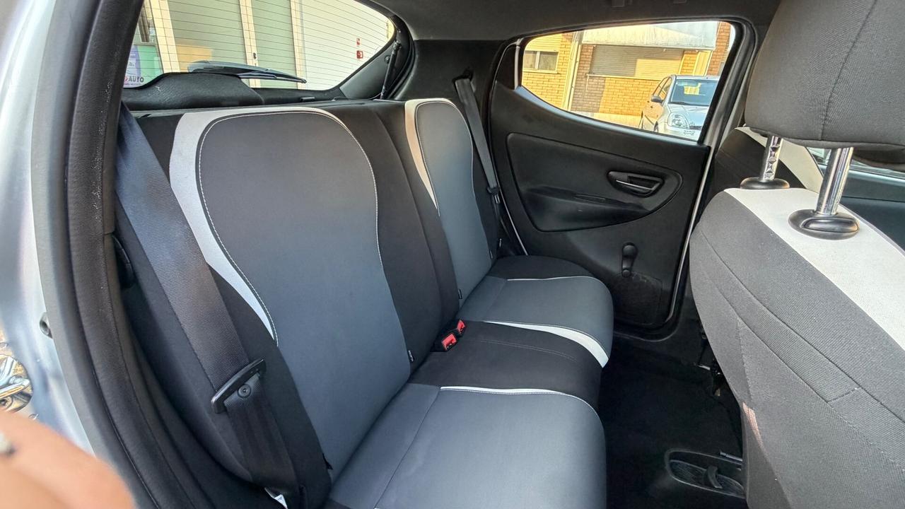 Lancia Ypsilon 1.2 69 CV