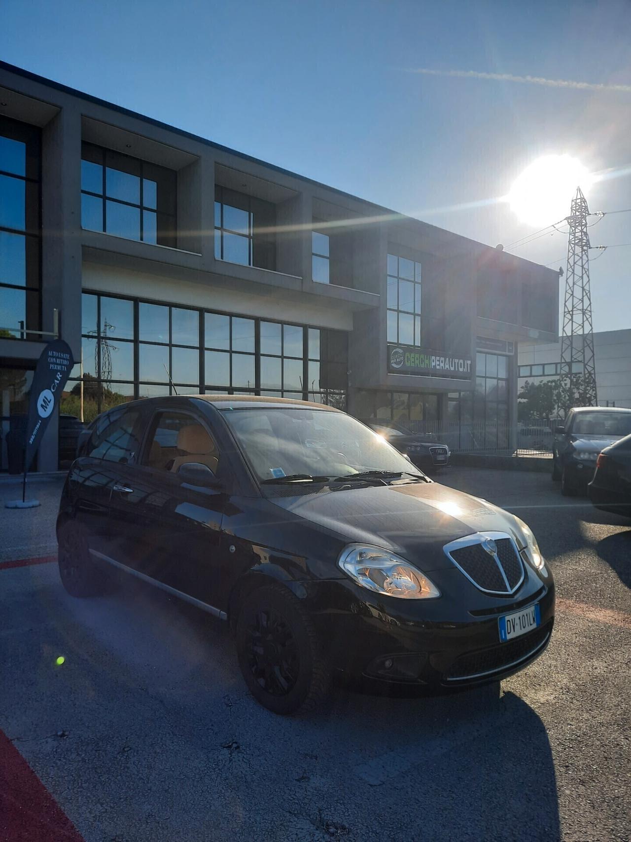 Lancia Ypsilon 1.2 Platino OK NEOPATENTATI