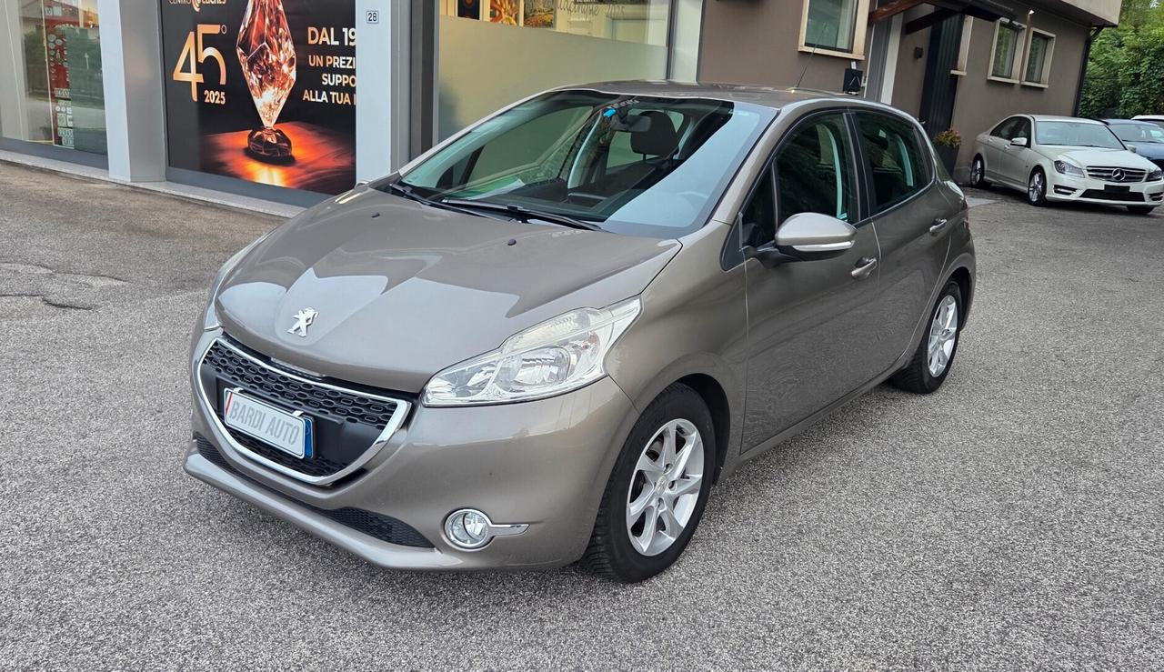 Peugeot 208 1.4 HDi 5 porte Allure