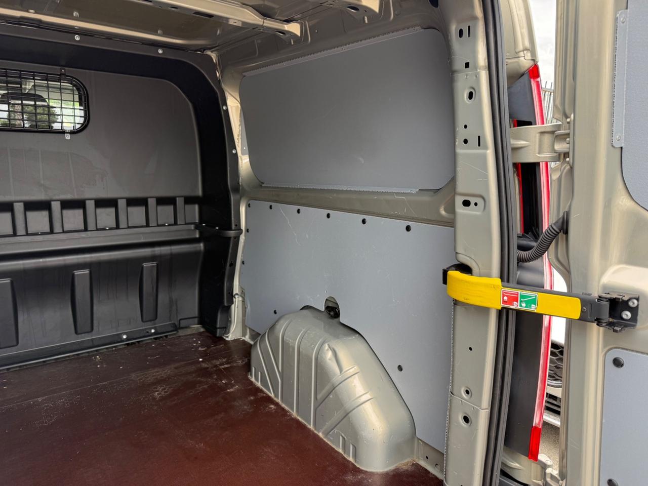 Ford Transit Custom 2.2 Diesel 6 posti passo lungo