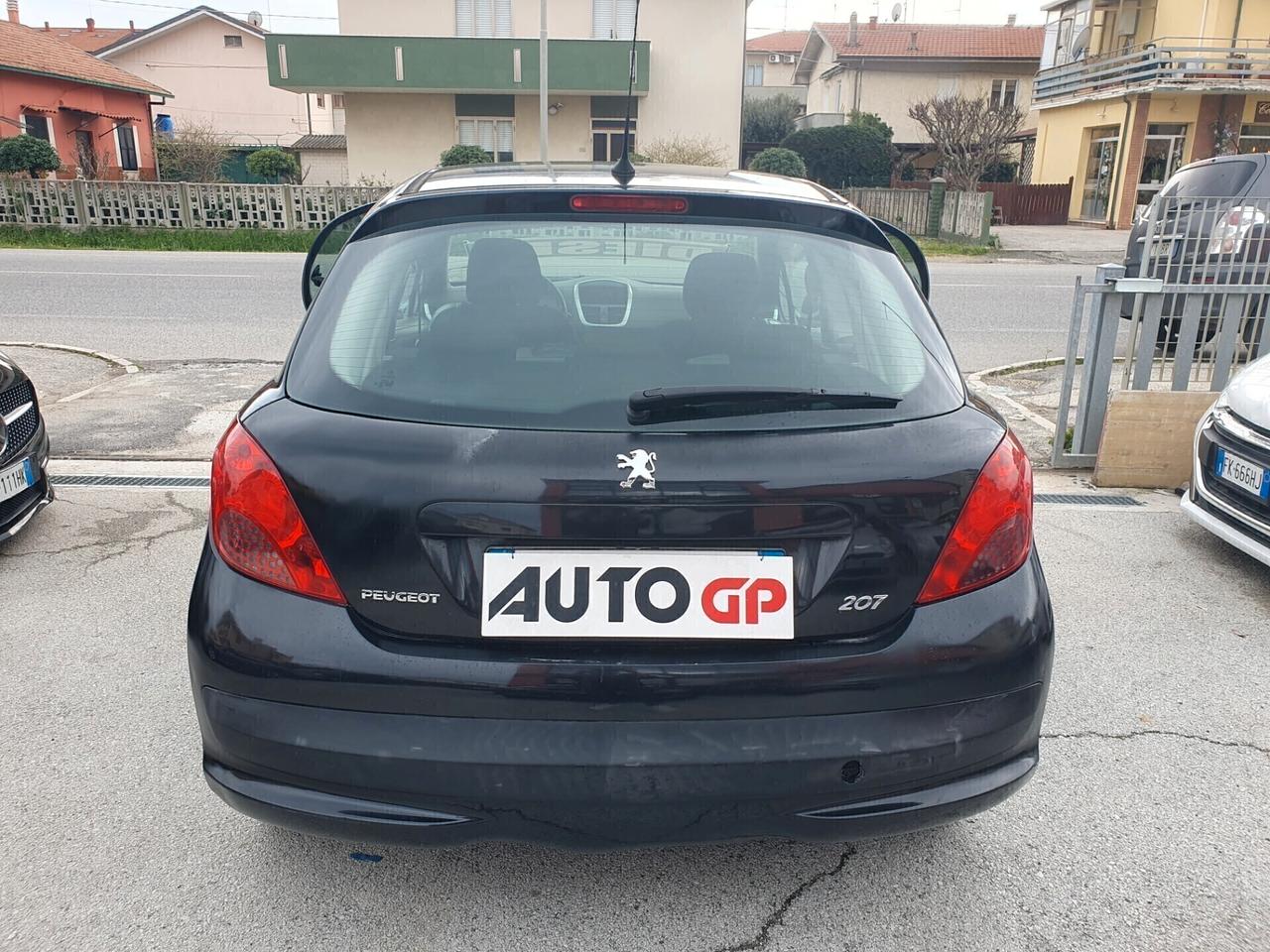 Peugeot 207 1.4hdi 70cv Neopatentati 2006