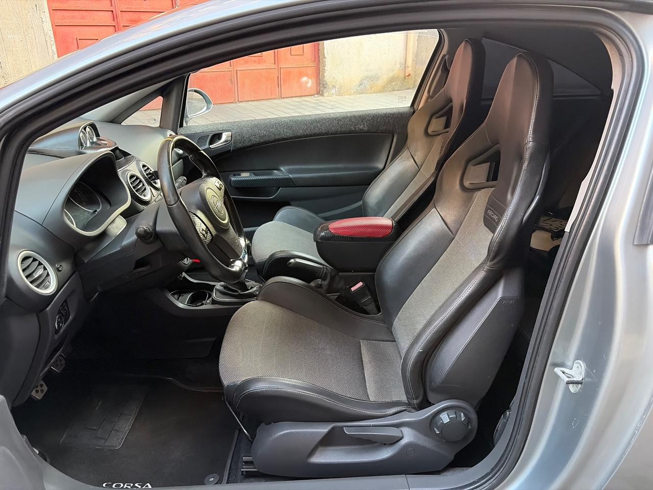 Opel Corsa 1.6 T OPC 220cv 16V 3 porte GSI