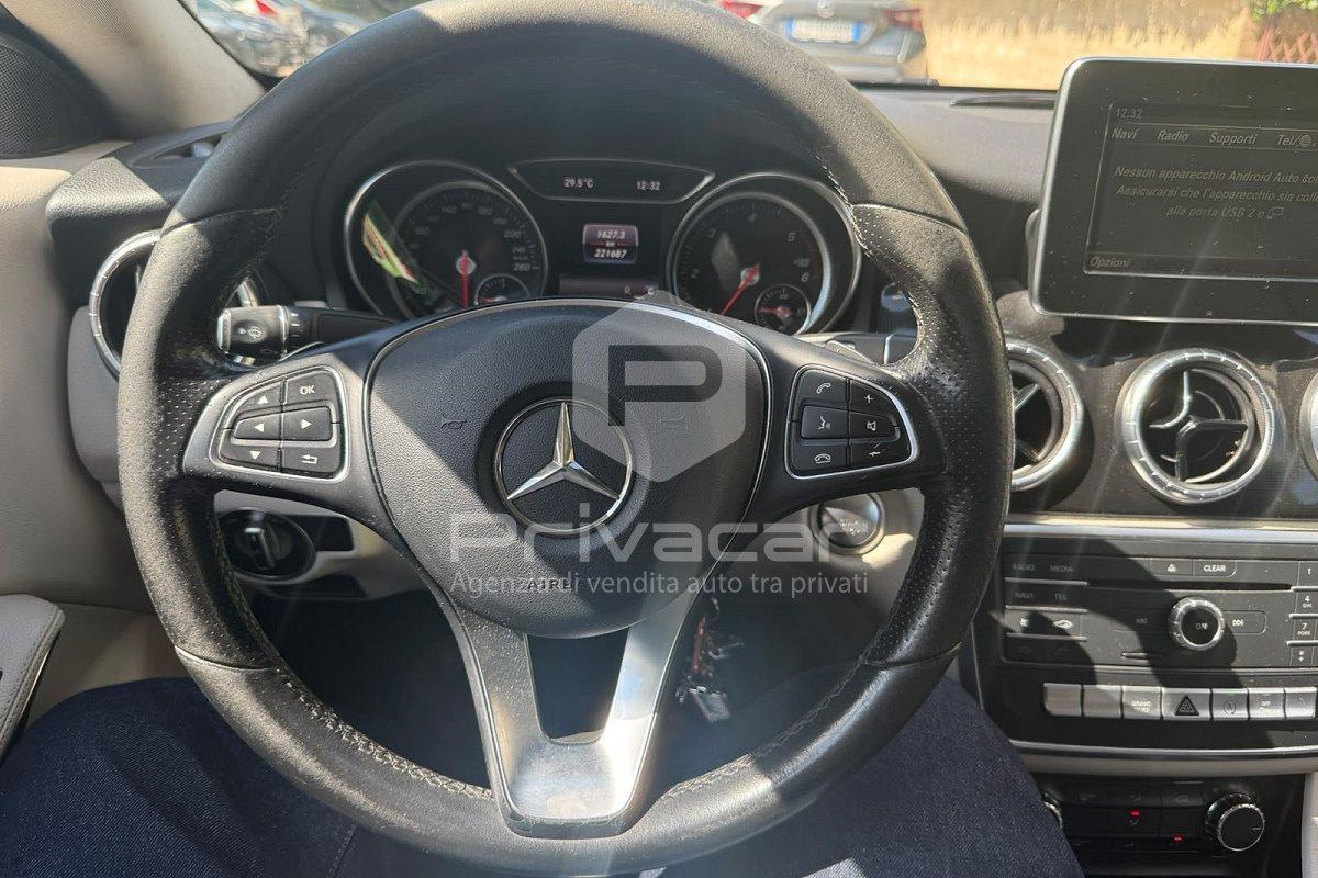 MERCEDES CLA 200 d Automatic Premium