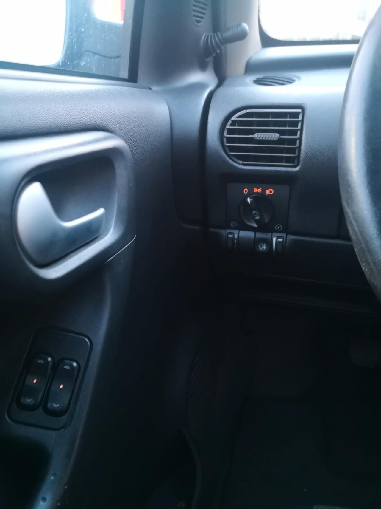 Opel Corsa 1.3 16V CDTI cat 5p. ***ADATTA A NEOPATENTATI***