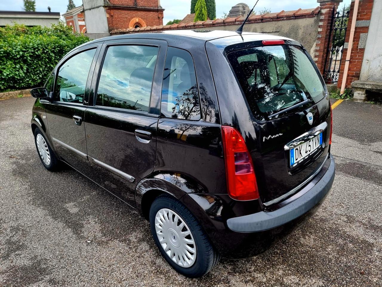 Lancia MUSA 1.4 16V Platino ADATTA A NEOPATENTATI