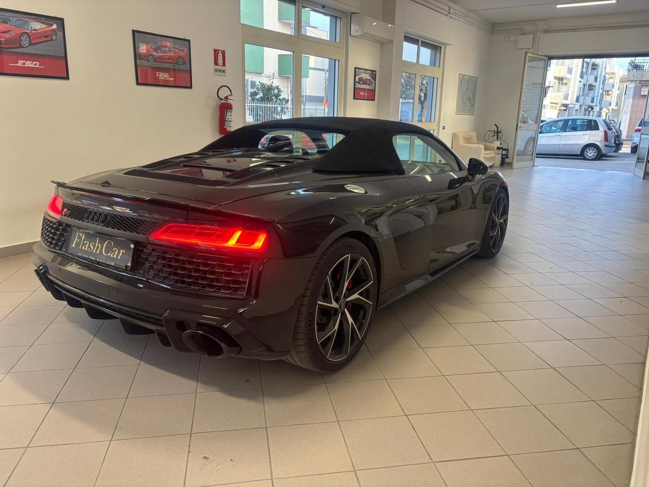 Audi R8 Spyder V10 RWD S tronic