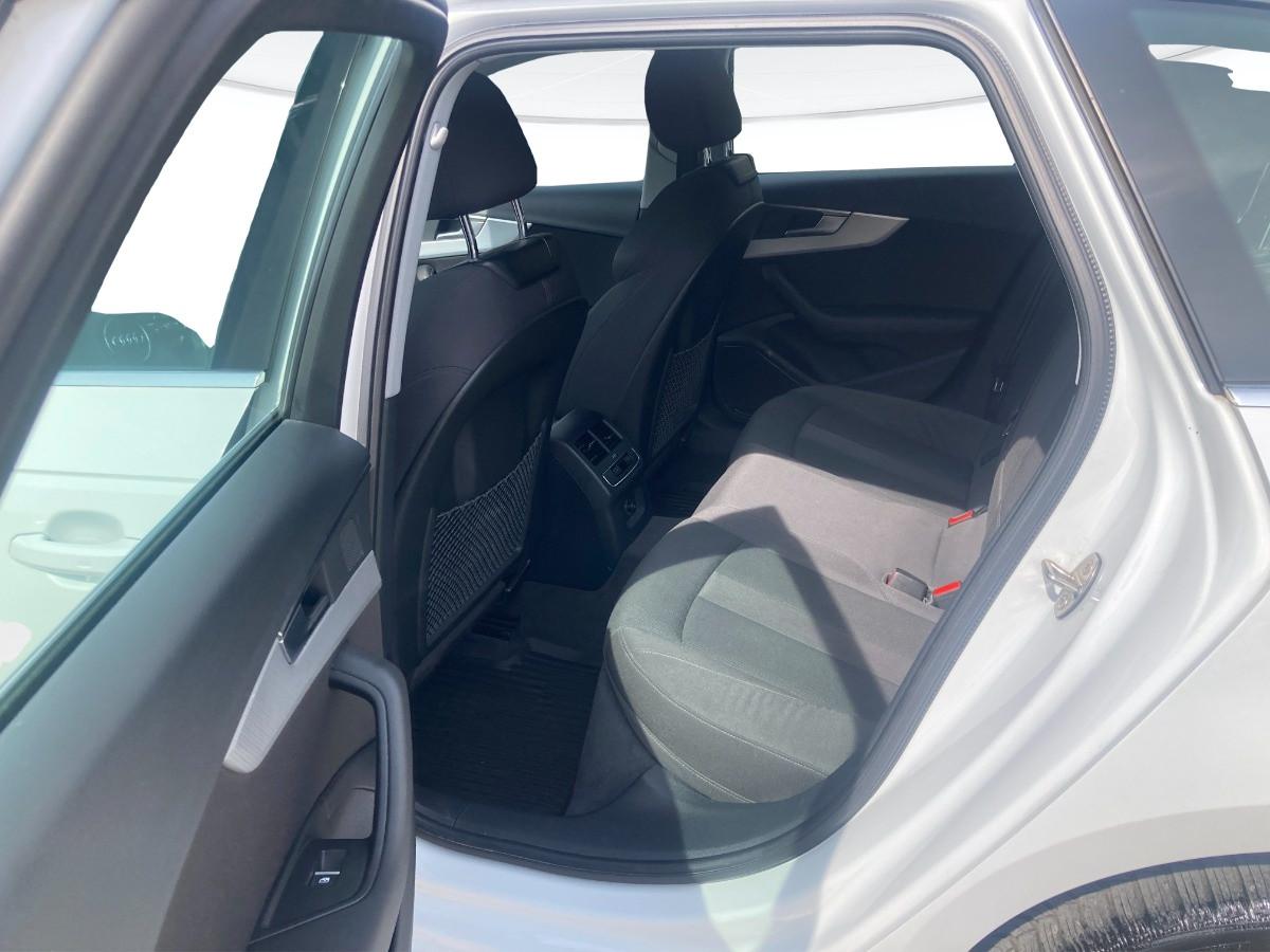 AUDI A4 Avant 35 2.0 tdi 150cv s-tronic