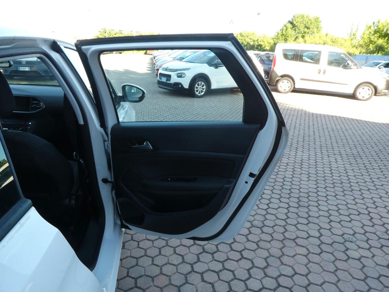 Peugeot 308 BlueHDi 100 S&S SW ok neopatentati