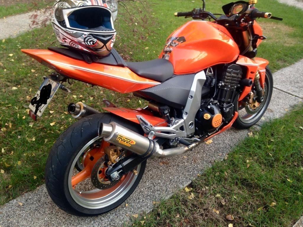 Kawasaki Z 1000 orange