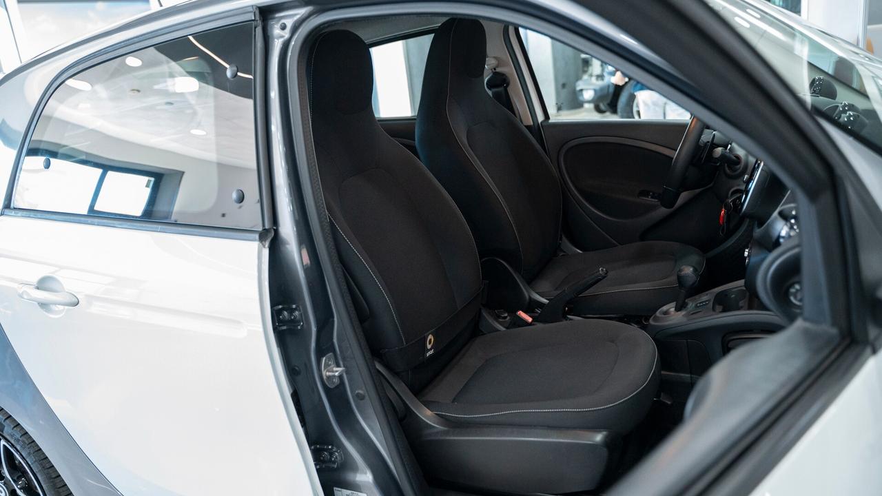 Smart ForFour 1.0 71 CV TWINAMIC 20th ANNIVERSARY 16" NAVI LED F