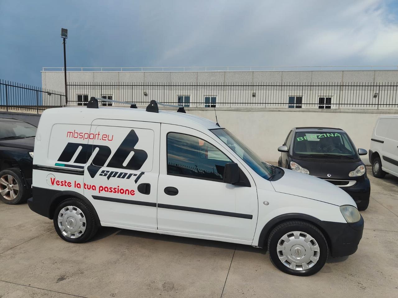 OPEL COMBO MeTANO - PRoVENIENZA TOSCANA
