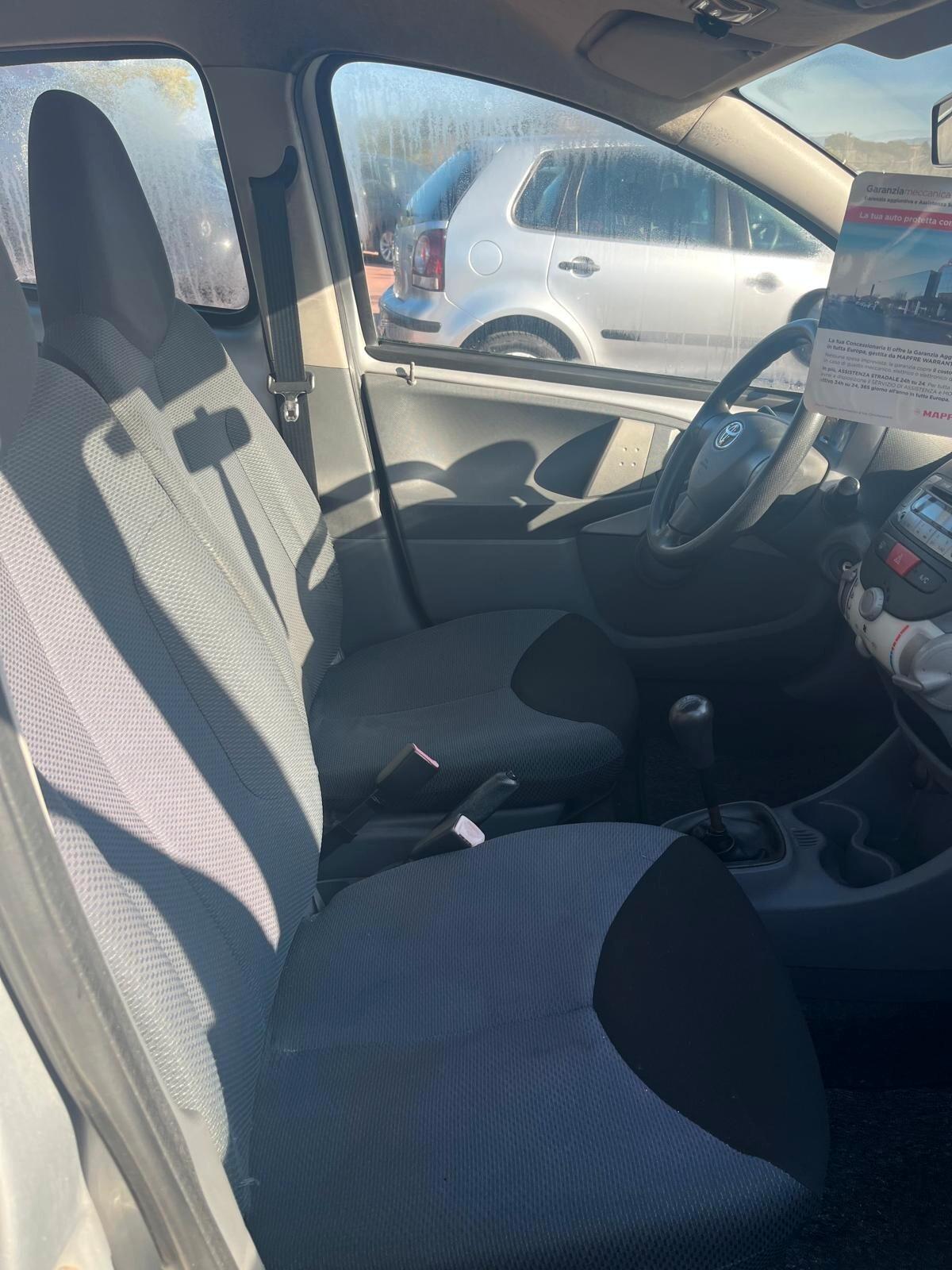 Toyota Aygo 1.4 turbodiesel 5 porte Sol