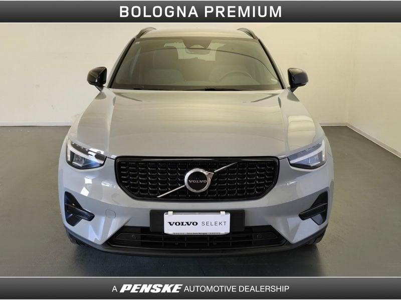 Volvo XC40 B3 automatico Plus Dark