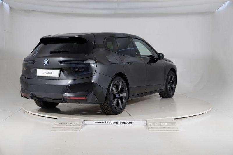 BMW iX M60