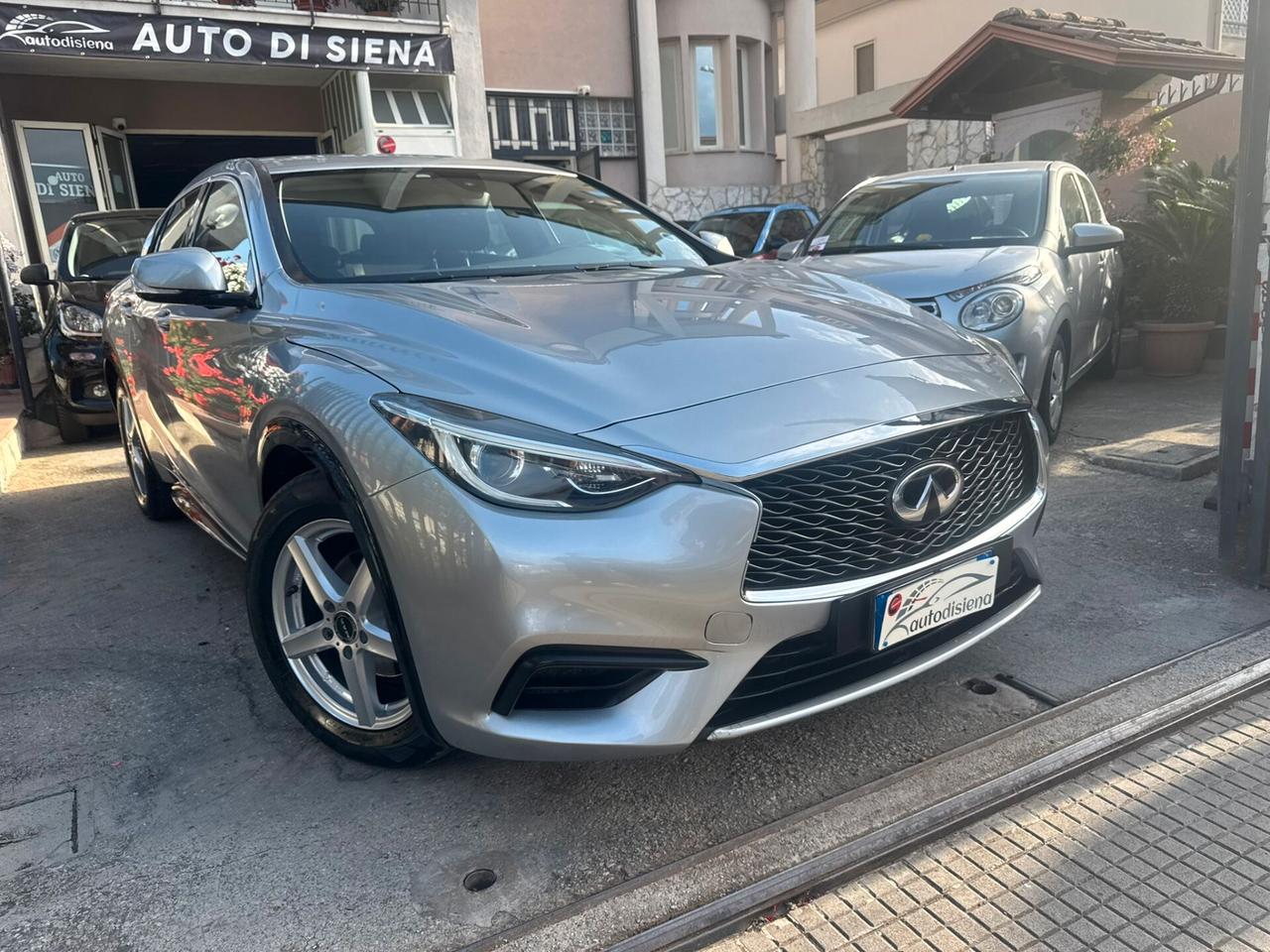Infiniti Q30 1.5 diesel Premium