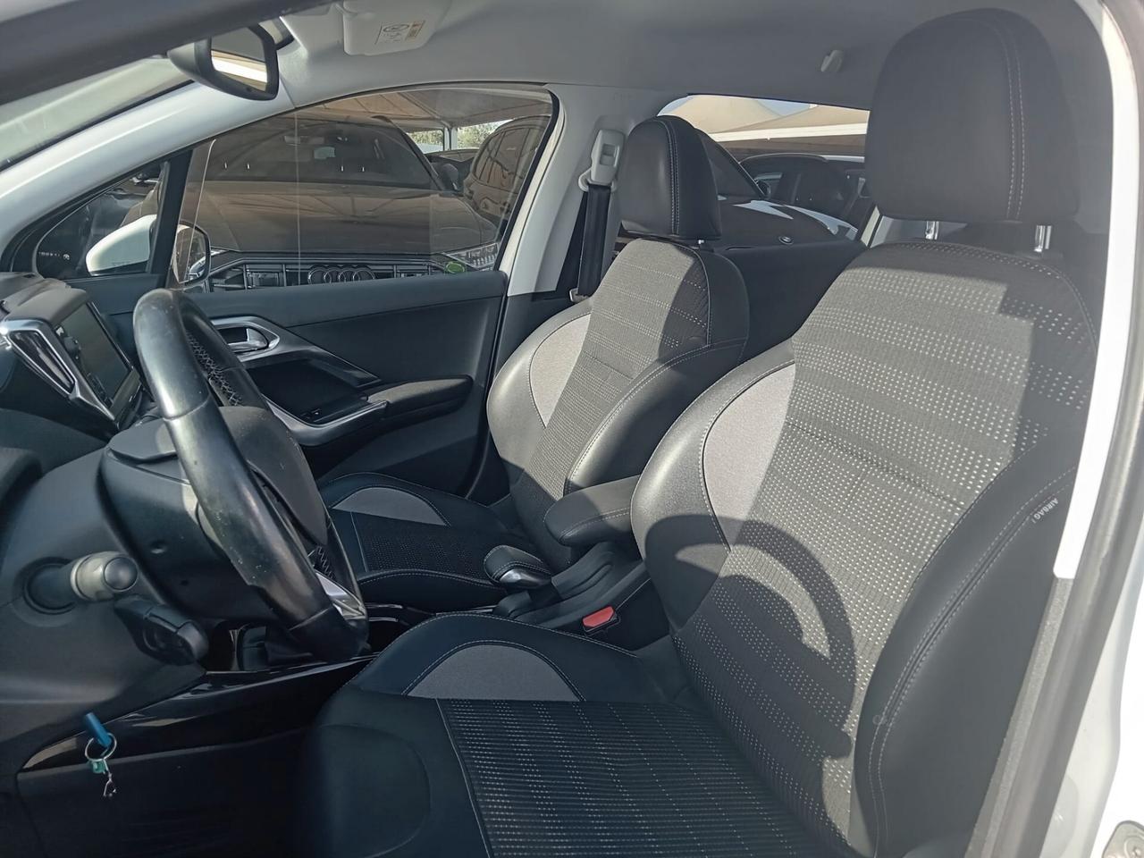 Peugeot 2008 BlueHDi 100 S&S Allure