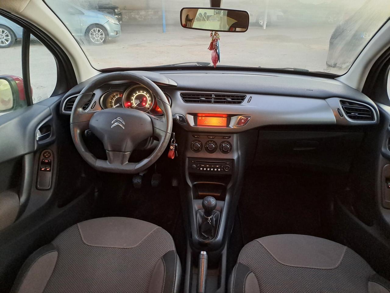 Citroen C3 1.2 benz Restayling km120.000