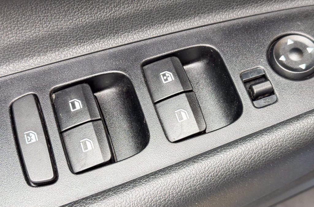 HYUNDAI i20 HYUNDAI i20 1.2 mpi connectline 79cv mt